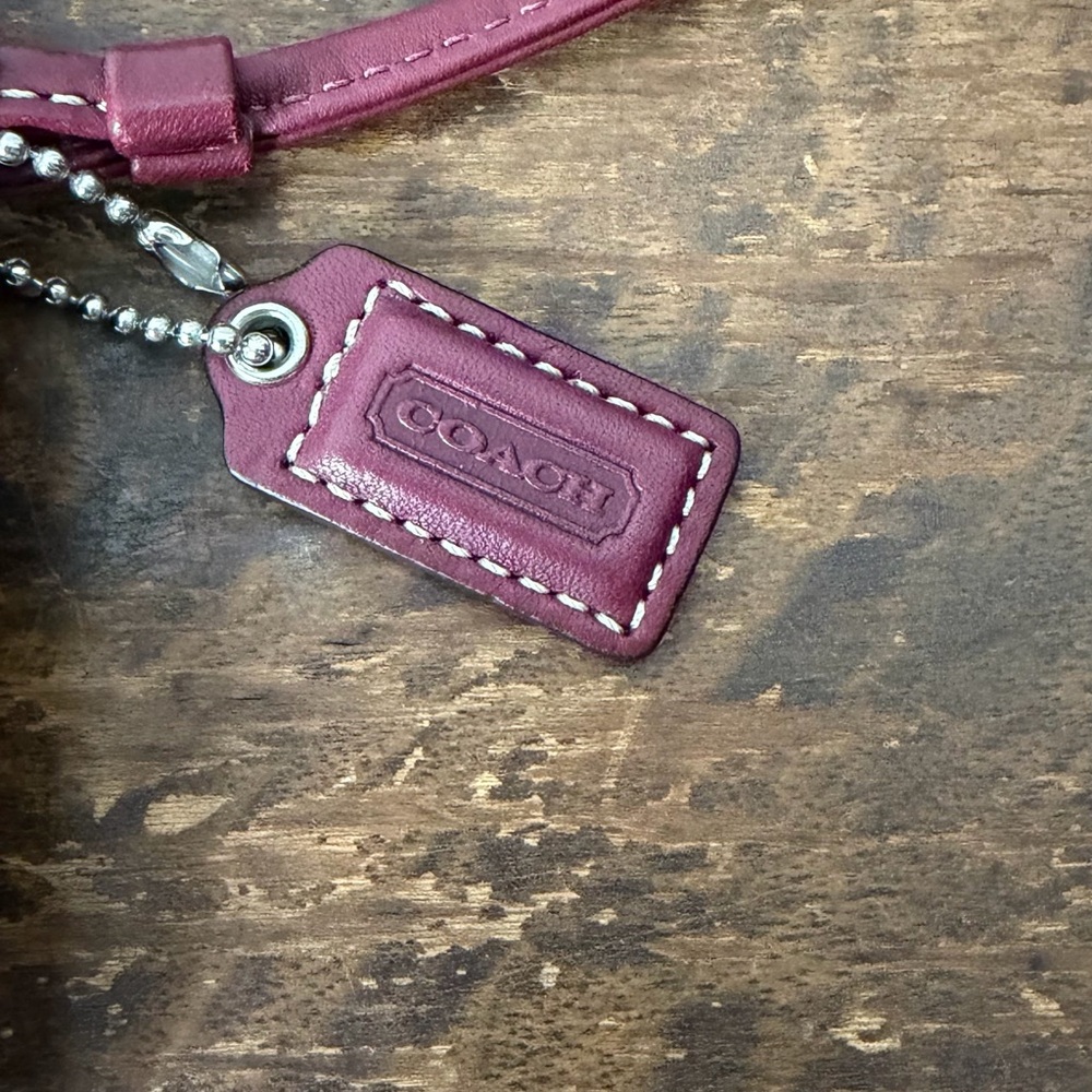 Coach Vintage Leather Wristlet in Burgundy/Merlot - Picture 6 of 11